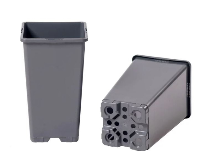 Kvetináč plastový vysoký štvorcový čierny 1,7l, 11 x 19 cm